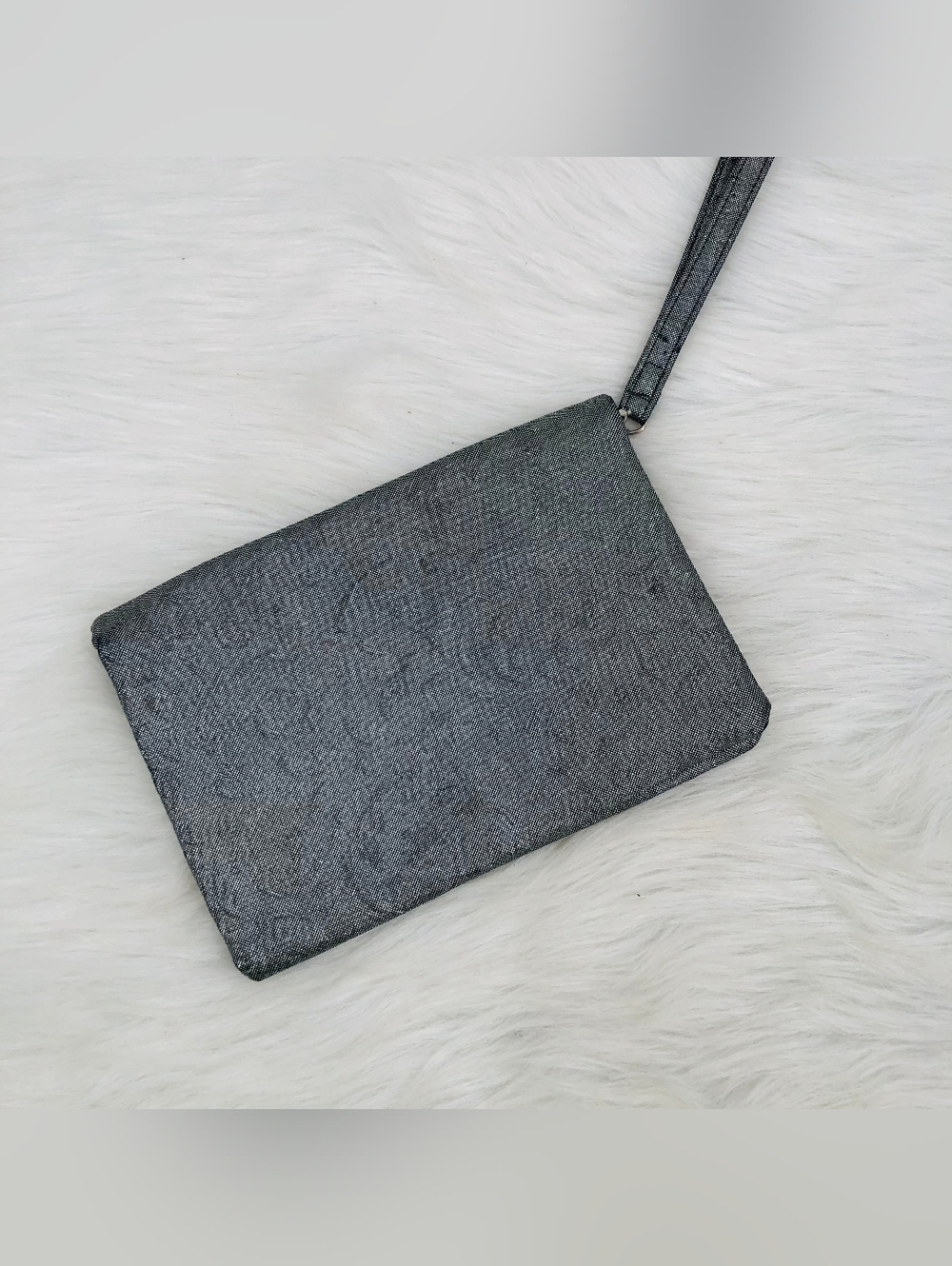 Nina New York Silver/Gray Wristlet w/ Red Interior